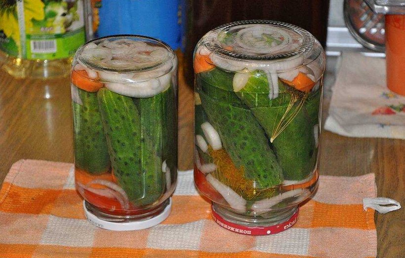 Огурцы с морковью на зиму